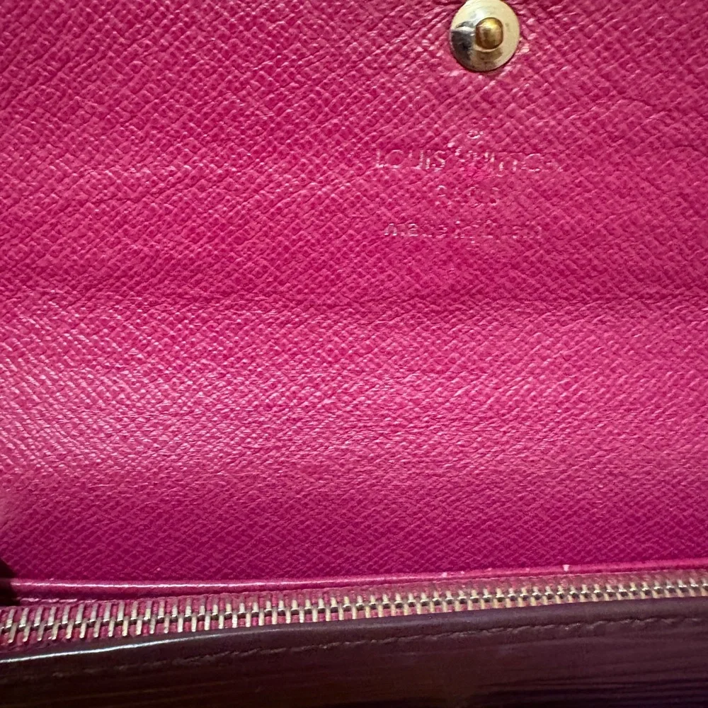 Louis Vuitton EPI Leather Wallet PRE- OWNED - Picture 3 of 6